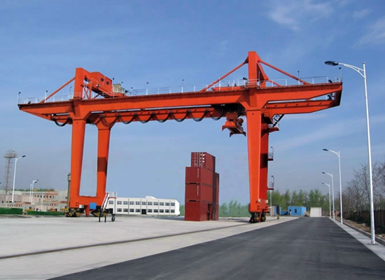 Gantry Crane With A Large Capacity
