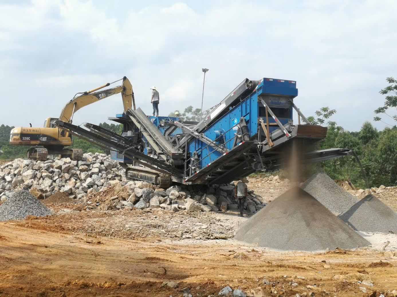 Mobile Stone Crusher Plant At The Jobsite