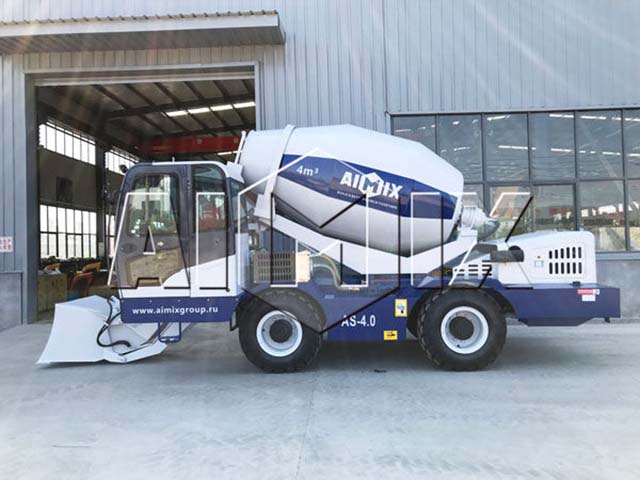 Self Loading Concrete Mixer