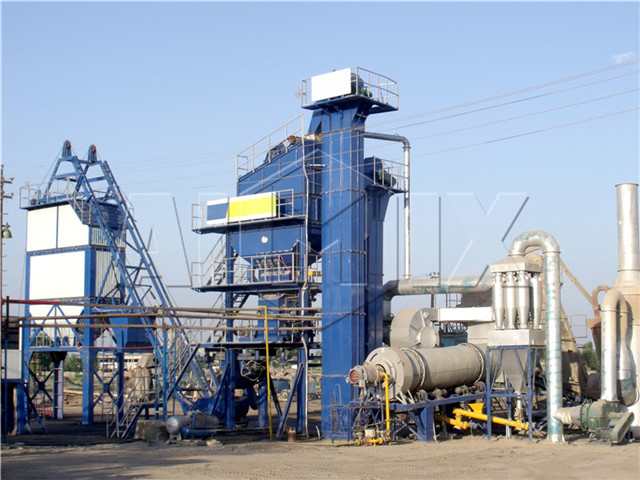 Mobile asphalt mixing plant